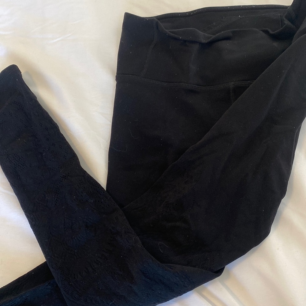 Lululemon black leggings with mesh